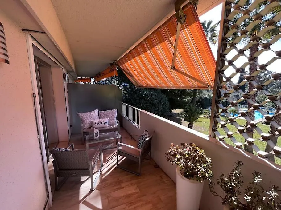 Appartement Avec Terrasse, Vue Jardin Et Piscine Antibes