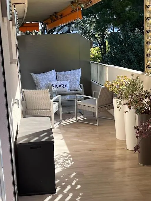 Apartment Appartement Avec Terrasse, Vue Jardin Et Piscine Antibes