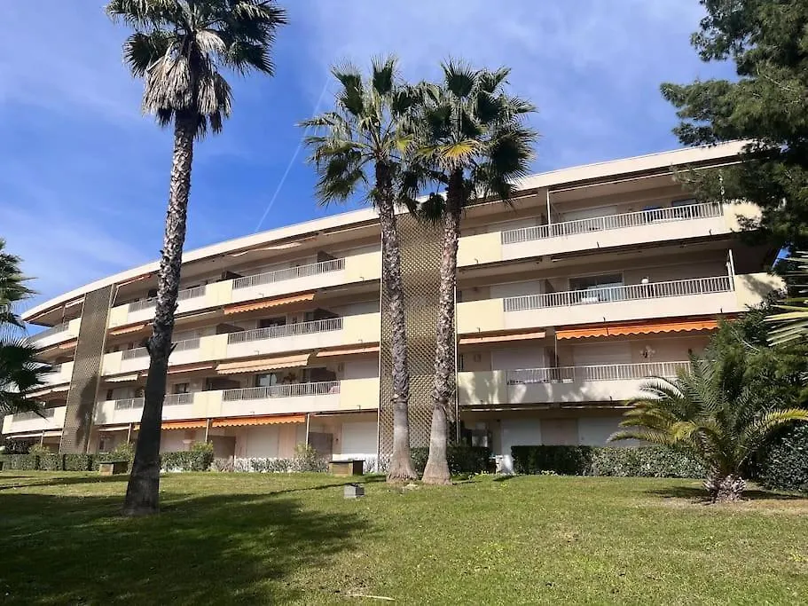 Apartment Appartement Avec Terrasse, Vue Jardin Et Piscine Antibes