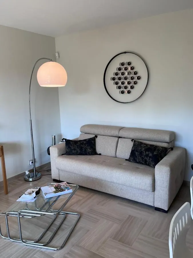 Appartement Avec Terrasse, Vue Jardin Et Piscine Antibes 0*,